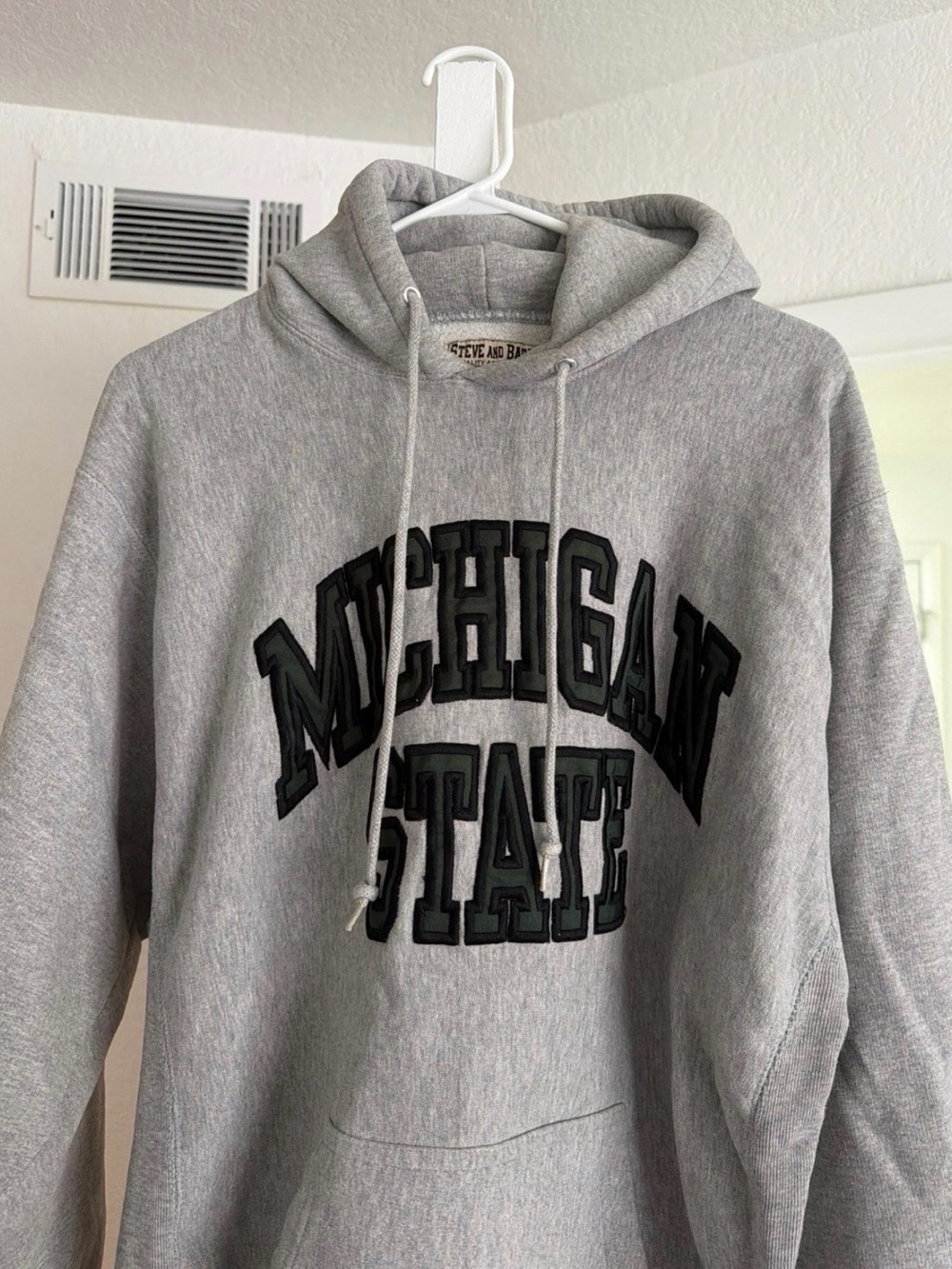 Vintage 1990s/2000s Steve and Barry’s Michigan State Spartans Hoodie. Size Large